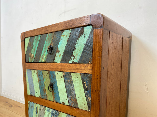 Formschöne Kommode handgefertigt aus altem Bootsholz mit Schubladen I Teakholz massiv I Schrank Schubladenkommode Wäschekommode Flurkommode Patchwork I