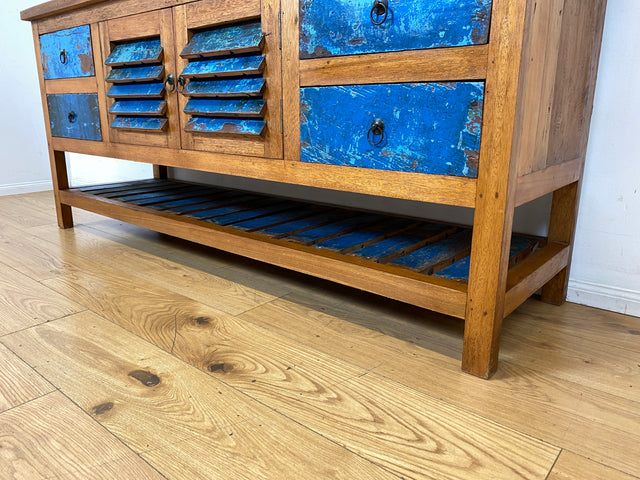 Besonderer Küchenschrank handgefertigt aus altem Bootsholz mit Schubladen und Lamellen I Teakholz massiv I Sideboard Schrank Büfett Buffet Anrichte Kommode Küche I