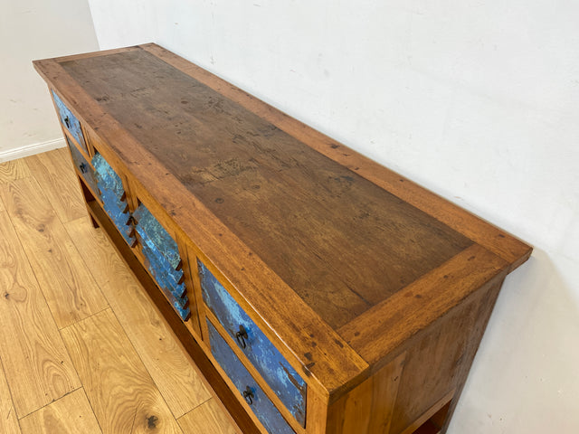 Besonderer Küchenschrank handgefertigt aus altem Bootsholz mit Schubladen und Lamellen I Teakholz massiv I Sideboard Schrank Büfett Buffet Anrichte Kommode Küche I