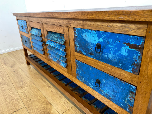 Besonderer Küchenschrank handgefertigt aus altem Bootsholz mit Schubladen und Lamellen I Teakholz massiv I Sideboard Schrank Büfett Buffet Anrichte Kommode Küche I