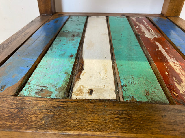 Einzigartige und nachhaltige Ablage handgefertigt aus altem Bootsholz in Originalfarben