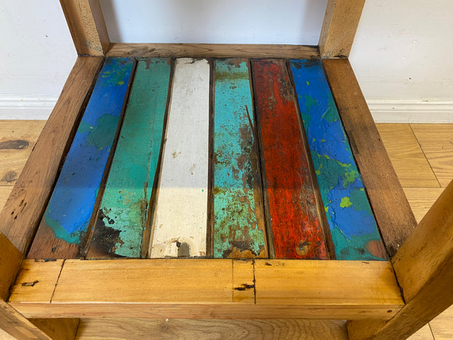 Einzigartige und nachhaltige Ablage handgefertigt aus altem Bootsholz in Originalfarben