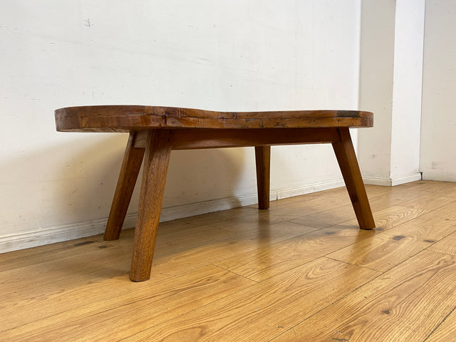 Formschöner und nachhaltiger Couchtisch handgefertigt aus altem Bootsholz in Originalfarben I Teakholz massiv I Nierentisch Wohnzimmertisch Kiddney Coffee Table I