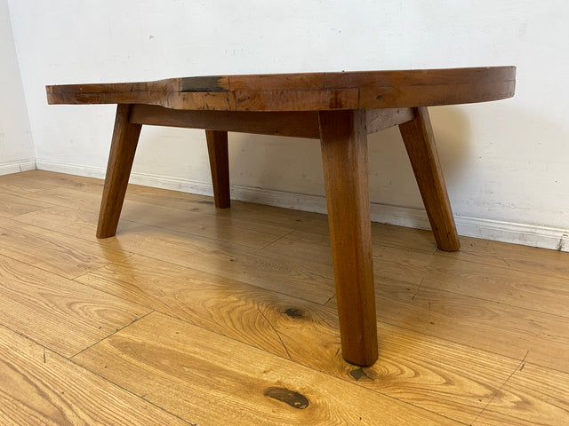 Formschöner und nachhaltiger Couchtisch handgefertigt aus altem Bootsholz in Originalfarben I Teakholz massiv I Nierentisch Wohnzimmertisch Kiddney Coffee Table I
