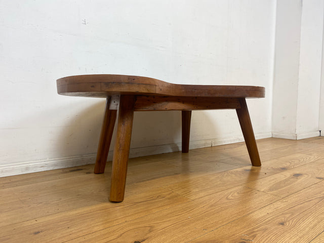 Formschöner und nachhaltiger Couchtisch handgefertigt aus altem Bootsholz in Originalfarben I Teakholz massiv I Wohnzimmertisch Nierentisch Kiddney Coffee Table I