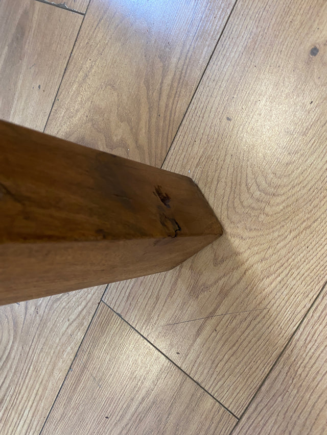 Nachhaltiger Esstisch handgefertigt aus altem Bootsholz I Teakholz massiv in Originalfarben