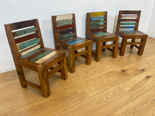 Bunter, stabiler und nachhaltiger Kinderstuhl handgefertigt aus altem Bootsholz in Originalfarben I Stuhl Kleinkindstuhl Holzstuhl Kinderzimmer Spielecke Kindermöbel Spielzimmer I