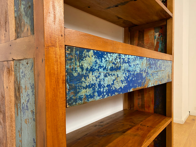 Boatwood by WMK I Handgefertigtes Regal aus altem Bootsholz in Originalfarbe I Teakholz I Holzregal Bücherschrank Bücheregal Highboard Küchenregal Raumtrenner Loft Bootsmöbel I Berlin Bochum Leipzig