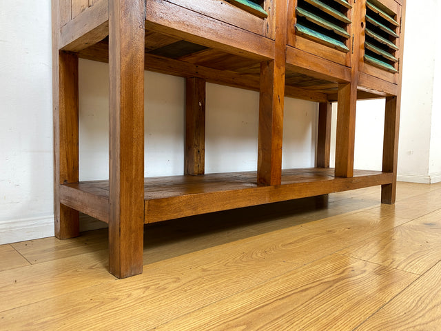 Außergewöhnlicher Schrank handgefertigt aus altem Bootsholz mit Lamellen Türen I Highboard Sideboard Kommode Anrichte Küchenschrank Flurkommode Flurschrank I