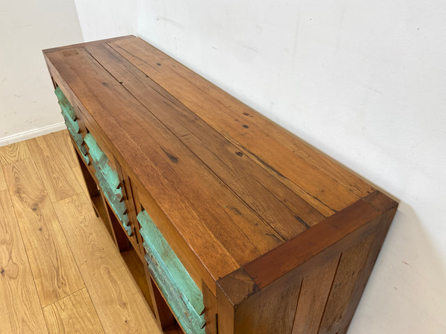 Außergewöhnlicher Schrank handgefertigt aus altem Bootsholz mit Lamellen Türen I Highboard Sideboard Kommode Anrichte Küchenschrank Flurkommode Flurschrank I