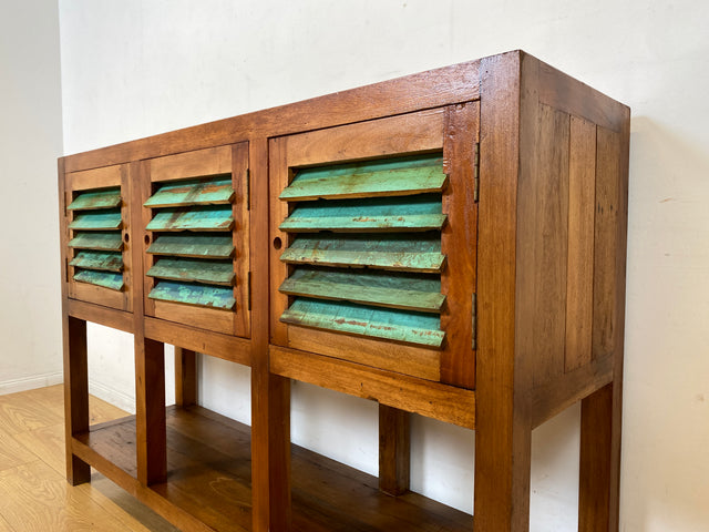 Außergewöhnlicher Schrank handgefertigt aus altem Bootsholz mit Lamellen Türen I Highboard Sideboard Kommode Anrichte Küchenschrank Flurkommode Flurschrank I