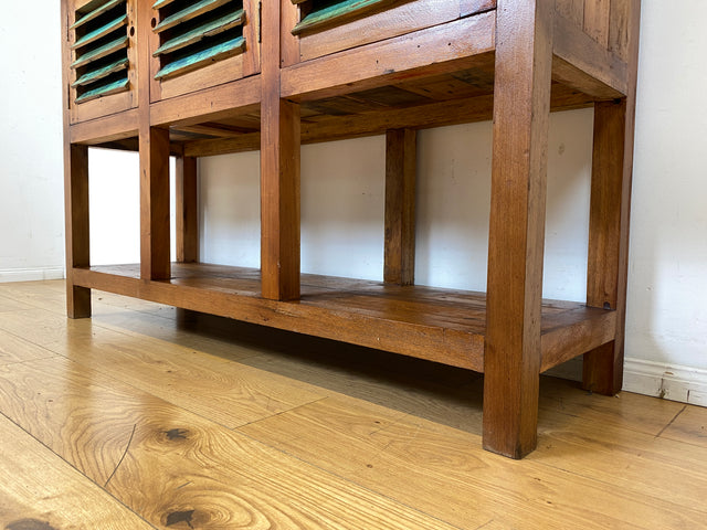 Außergewöhnlicher Schrank handgefertigt aus altem Bootsholz mit Lamellen Türen I Highboard Sideboard Kommode Anrichte Küchenschrank Flurkommode Flurschrank I