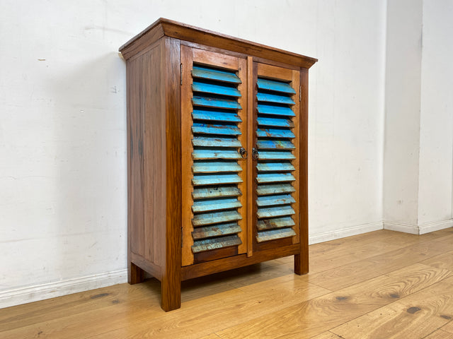 Freundlicher Schrank handgefertigt aus altem Bootsholz mit Lamellen Türen I Highboard Kommode Flurkommode Sideboard Schuhkommode Schuhschrank Wäschekommode I
