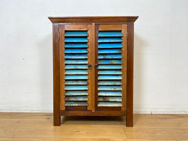 Freundlicher Schrank handgefertigt aus altem Bootsholz mit Lamellen Türen I Highboard Kommode Flurkommode Sideboard Schuhkommode Schuhschrank Wäschekommode I