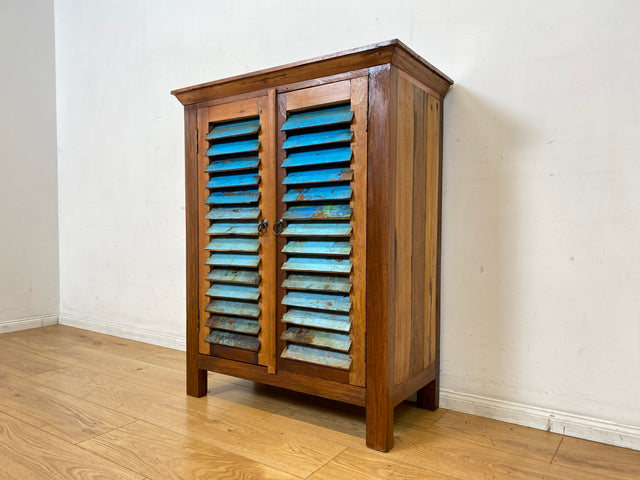 Freundlicher Schrank handgefertigt aus altem Bootsholz mit Lamellen Türen I Highboard Kommode Flurkommode Sideboard Schuhkommode Schuhschrank Wäschekommode I