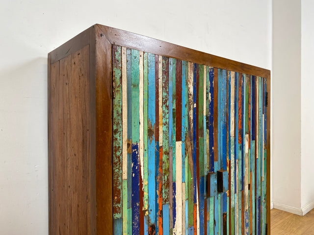 Boatwood by WMK I Großartiger Schrank handgefertigt aus altem Bootsholz in Originalfarben