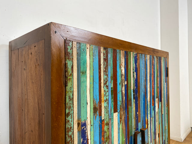 Boatwood by WMK I Großartiger Schrank handgefertigt aus altem Bootsholz in Originalfarben