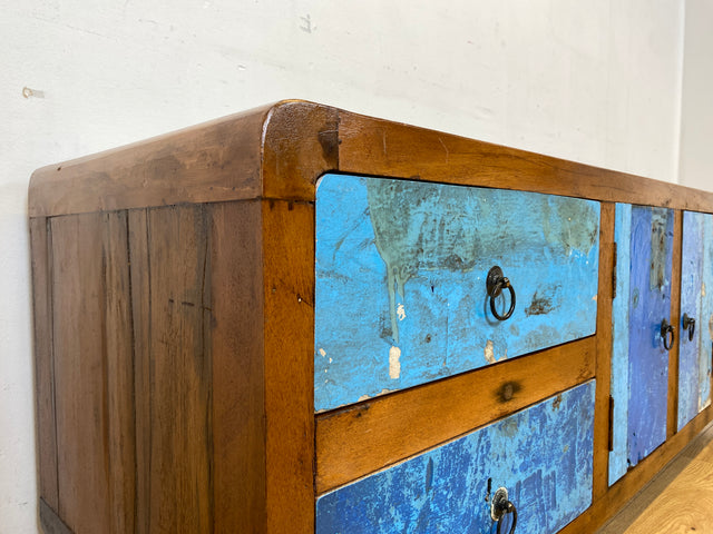 Formschönes Sideboard handgefertigt aus altem Bootsholz in Originalfarben mit Schubladen I Teakholz massiv I Kommode TV Lowboard Fernsehkommode Bank Bootsmöbel I