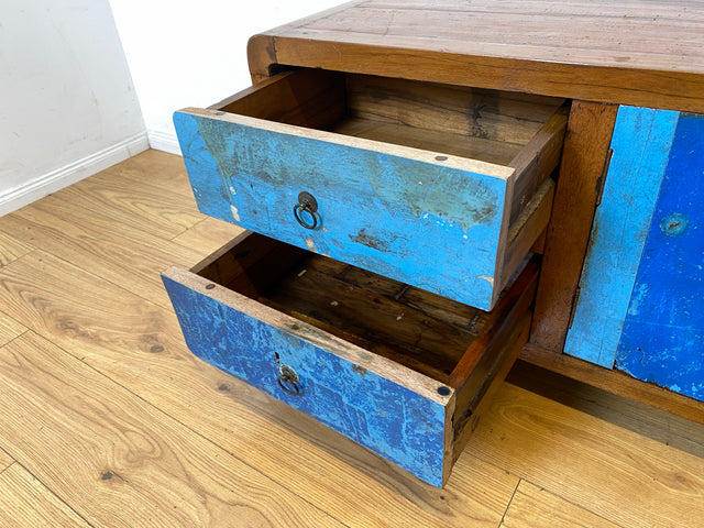 Formschönes Sideboard handgefertigt aus altem Bootsholz in Originalfarben mit Schubladen I Teakholz massiv I Kommode TV Lowboard Fernsehkommode Bank Bootsmöbel I