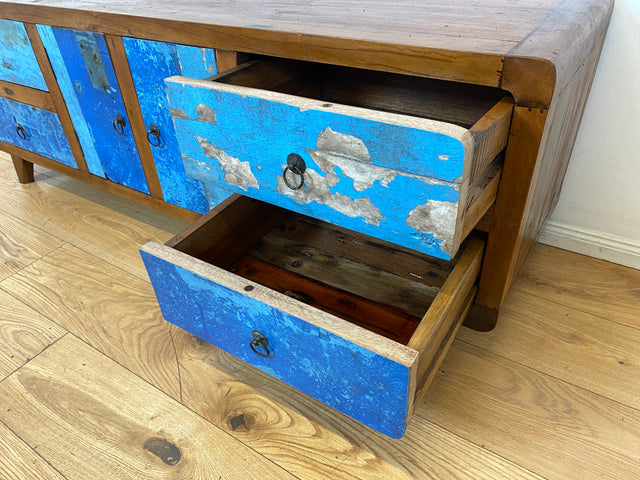 Formschönes Sideboard handgefertigt aus altem Bootsholz in Originalfarben mit Schubladen I Teakholz massiv I Kommode TV Lowboard Fernsehkommode Bank Bootsmöbel I