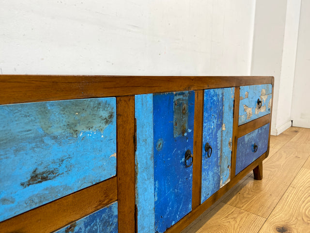 Formschönes Sideboard handgefertigt aus altem Bootsholz in Originalfarben mit Schubladen I Teakholz massiv I Kommode TV Lowboard Fernsehkommode Bank Bootsmöbel I