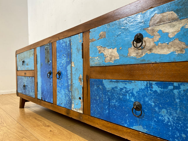 Formschönes Sideboard handgefertigt aus altem Bootsholz in Originalfarben mit Schubladen I Teakholz massiv I Kommode TV Lowboard Fernsehkommode Bank Bootsmöbel I