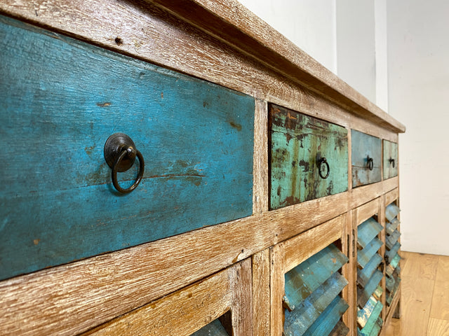 Einzigartiges handgefertigtes Sideboard aus altem Bootsholz in Originalfarben mit Schubladen und Lamellen Türen I Schrank Anrichte Kommode Küchenschrank Büfett I