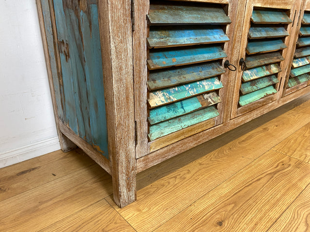 Einzigartiges handgefertigtes Sideboard aus altem Bootsholz in Originalfarben mit Schubladen und Lamellen Türen I Schrank Anrichte Kommode Küchenschrank Büfett I