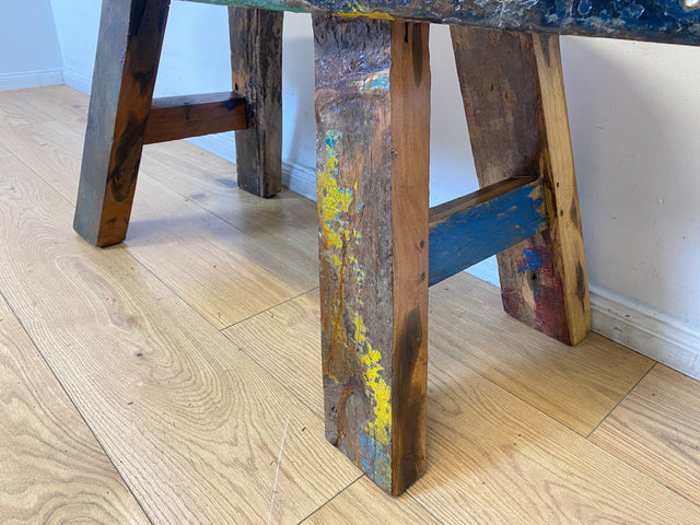 Boatwood by WMK I Robuste Sitzbank aus altem Bootsholz in Originalfarben I handgefertigtes Unikat I In- & Outdoor I Bank Holzbank Küchenbank Gartenbank Balkon Treibholz Loft Berlin Hessen Regensburg