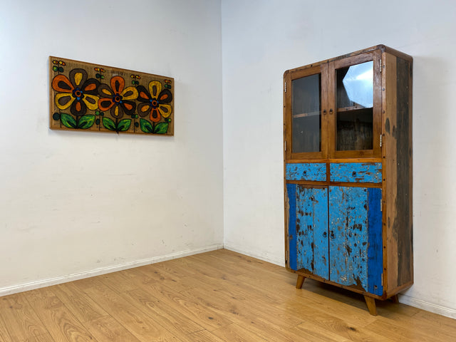 Formschöne Vitrine handgefertigt aus altem Bootsholz mit Schubladen I Schrank Highboard Bücherschrank Büchervitrine Geschirrschrank Küchenschrank Treibholz I