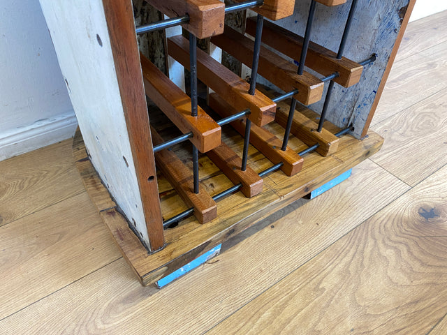 Boatwood by WMK I Besonderes Weinregal für 15 Flaschen handgefertigt aus echtem Fischerboot in Originalfarben I Flaschenregal Regal Beistelltisch Ablage Bootsmöbel Treibholz I Berlin München Hessen