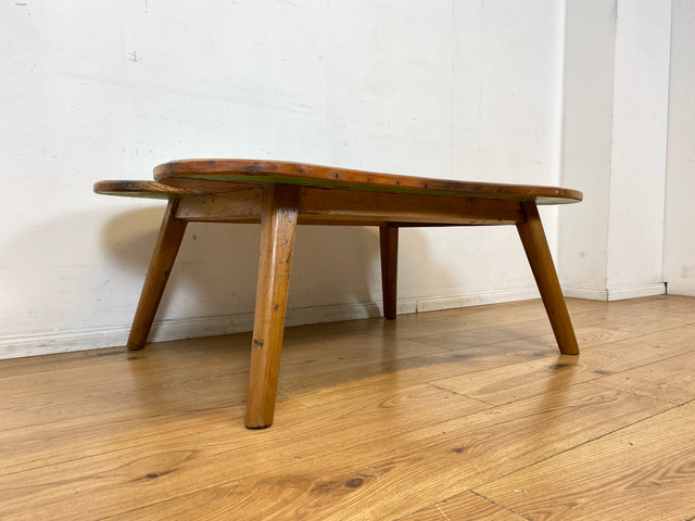Besonders schöner und nachhaltiger großer Couchtisch handgefertigt aus altem Bootsholz in Originalfarben I Outdoor geeignet I Wohnzimmertisch Coffee Table Teak I