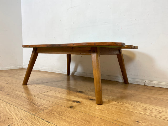 Besonders schöner und nachhaltiger großer Couchtisch handgefertigt aus altem Bootsholz in Originalfarben I Outdoor geeignet I Wohnzimmertisch Coffee Table Teak I