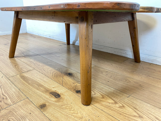 Besonders schöner und nachhaltiger großer Couchtisch handgefertigt aus altem Bootsholz in Originalfarben I Outdoor geeignet I Wohnzimmertisch Coffee Table Teak I