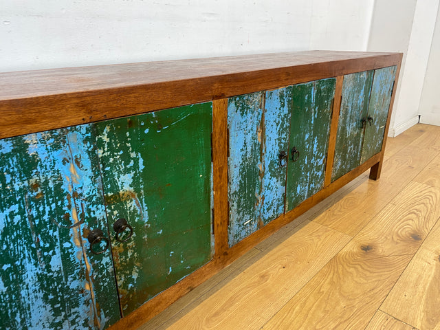 Sehr schönes Lowboard handgefertigt aus altem Bootsholz in Originalfarbe I Teakholz massiv I Sideboard Kommode Fernsehschrank TV Bank Industrial Design I