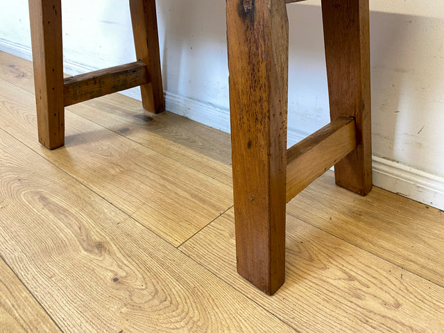 Schöne und nachhaltige 75cm lange Sitzbank aus altem Bootsholz in Originalfarben I Teakholz massiv I In & Outdoor I Bank Holzbank Bench Hocker Küchenbank Gartenbank I