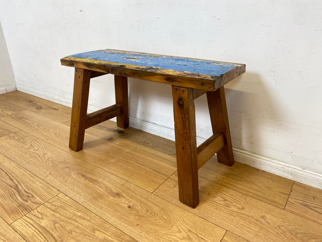 Schöne und nachhaltige 75cm lange Sitzbank aus altem Bootsholz in Originalfarben I Teakholz massiv I In & Outdoor I Bank Holzbank Bench Hocker Küchenbank Gartenbank I