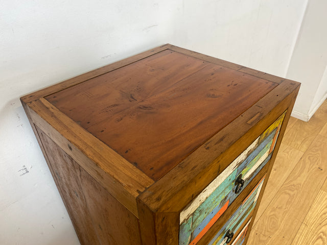 Nachhaltige schmale Kommode aus altem Bootsholz in Originalfarben mit Schubladen I Schrank Schubladenkommode Wäschekommode Badschrank Flurkommode Küchenschrank I