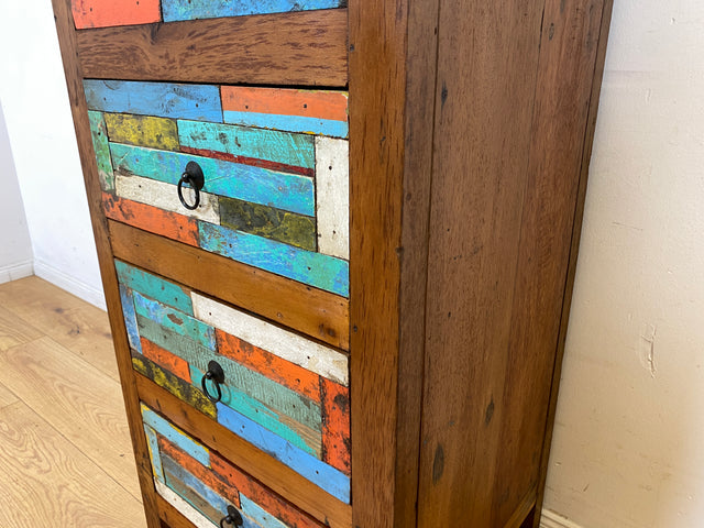 Nachhaltige schmale Kommode aus altem Bootsholz in Originalfarben mit Schubladen I Schrank Schubladenkommode Wäschekommode Badschrank Flurkommode Küchenschrank I