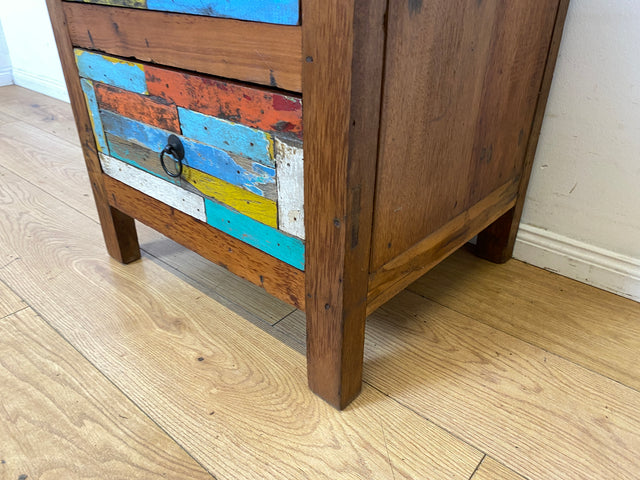 Nachhaltige schmale Kommode aus altem Bootsholz in Originalfarben mit Schubladen I Schrank Schubladenkommode Wäschekommode Badschrank Flurkommode Küchenschrank I