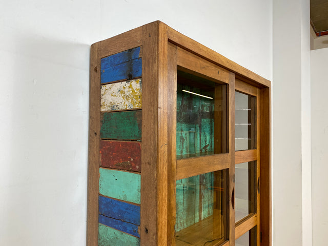 Einzigartige Vitrine aus altem Bootsholz in Originalfarben mit Schiebetüren I Glasvitrine Geschirrschrank Küchenschrank Büchervitrine Bücherschrank Highboard I