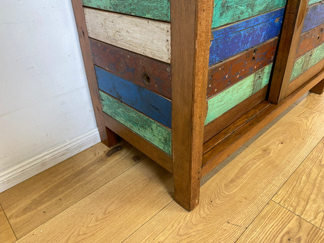 Einzigartige Vitrine aus altem Bootsholz in Originalfarben mit Schiebetüren I Glasvitrine Geschirrschrank Küchenschrank Büchervitrine Bücherschrank Highboard I
