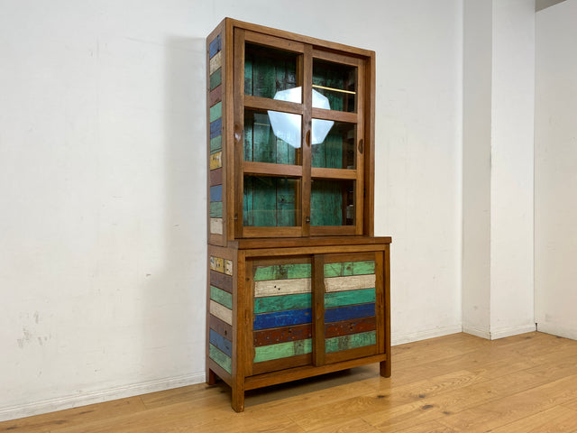 Einzigartige Vitrine aus altem Bootsholz in Originalfarben mit Schiebetüren I Glasvitrine Geschirrschrank Küchenschrank Büchervitrine Bücherschrank Highboard I