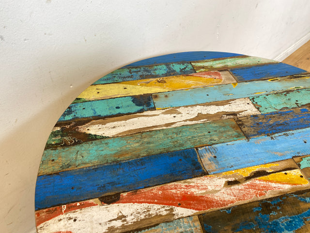 Einzigartiger und sehr robuster runder Couchtisch aus altem Bootsholz in Originalfarben I Teakholz massiv I bunter Wohnzimmertisch Beistelltisch Coffee Table I