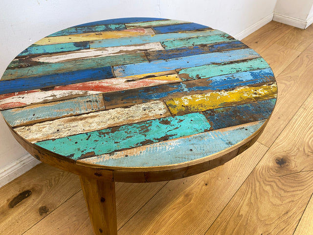 Einzigartiger und sehr robuster runder Couchtisch aus altem Bootsholz in Originalfarben I Teakholz massiv I bunter Wohnzimmertisch Beistelltisch Coffee Table I