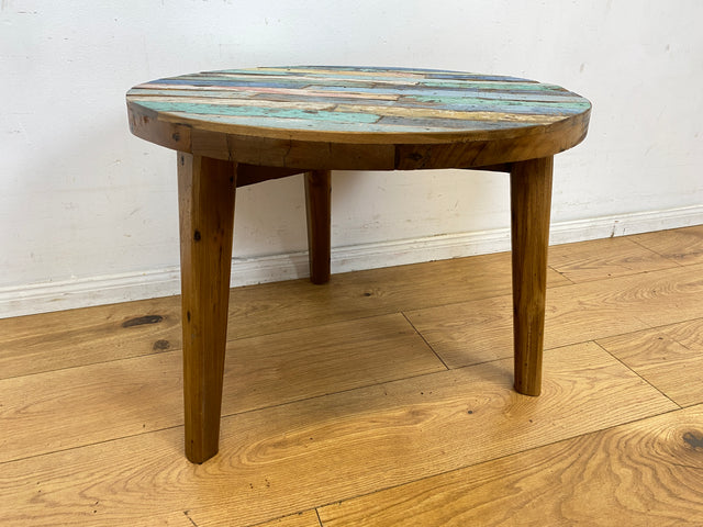 Einzigartiger und sehr robuster runder Couchtisch aus altem Bootsholz in Originalfarben I Teakholz massiv I bunter Wohnzimmertisch Beistelltisch Coffee Table I