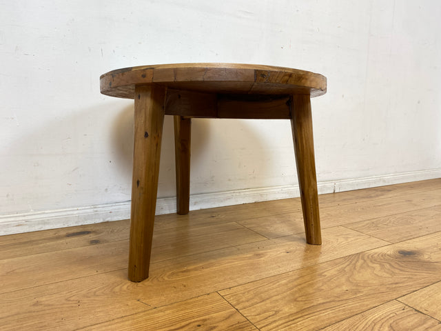 Einzigartiger und sehr robuster runder Couchtisch aus altem Bootsholz in Originalfarben I Teakholz massiv I bunter Wohnzimmertisch Beistelltisch Coffee Table I