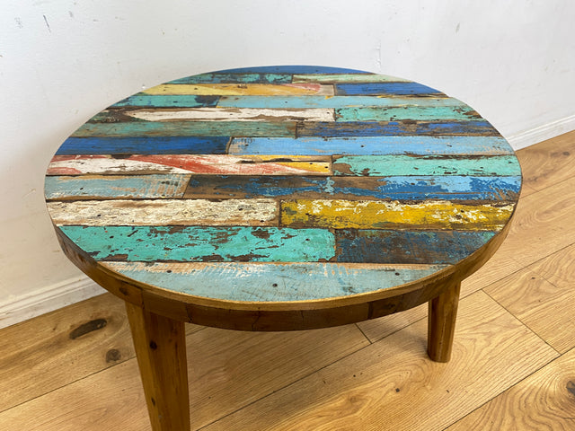 Einzigartiger und sehr robuster runder Couchtisch aus altem Bootsholz in Originalfarben I Teakholz massiv I bunter Wohnzimmertisch Beistelltisch Coffee Table I