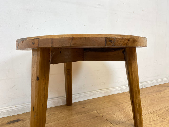 Einzigartiger und sehr robuster runder Couchtisch aus altem Bootsholz in Originalfarben I Teakholz massiv I bunter Wohnzimmertisch Beistelltisch Coffee Table I