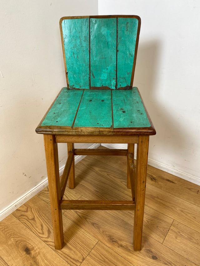 Einzigartiger Barhocker handgefertigt aus altem Bootsholz in blauer & türkiser Originalfarbe I Barhöcker Barstühle Stühle Kücheninsel Bartisch Gastro Möbel